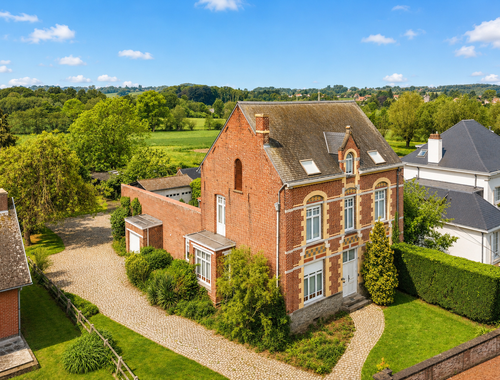                                         Maison de maître à vendre à Ellezelles, € 449.000
