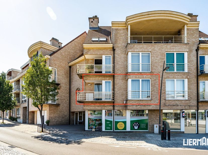 -- BEZOEKEN ENKEL OP AFSPRAAK --<br />
Pal in het centrum van Welle, aan het gezellige Welleplein, vinden we in een verzorgde residentie dit bijzonder