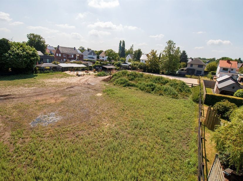 Uitstekend gelegen perceel hooiland op 'De Molekens' te Herentals. <br />
<br />
Ligging: Gelegen op een sublieme locatie, net buiten het centrum va