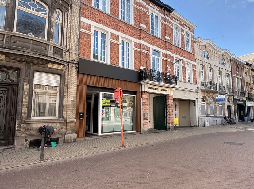 Bien professionnel à louer
                    à 9200 Dendermonde