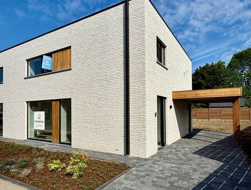                                         Maison à vendre à Sint-Eloois-Winkel, € 449.000
