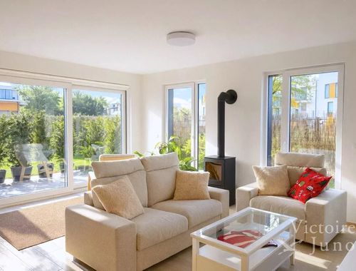                                        Maison à louer à Uccle, € 3.000
