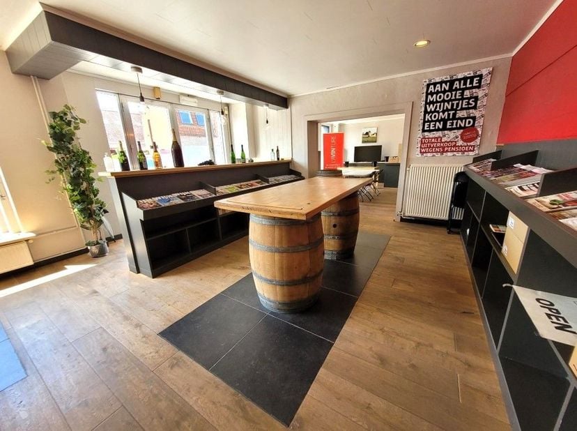 Bien professionnel à vendre
                    à 8310 Assebroek