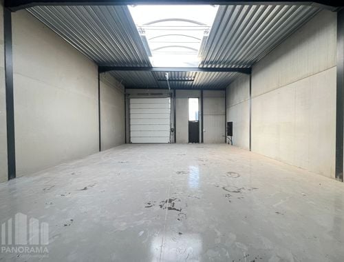                                         Bedrijfsgebouw te koop in Berlare, € 261.000

