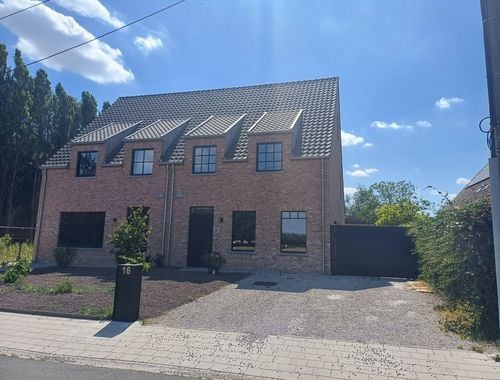                                         Villa te huur in Wevelgem, € 1.500
