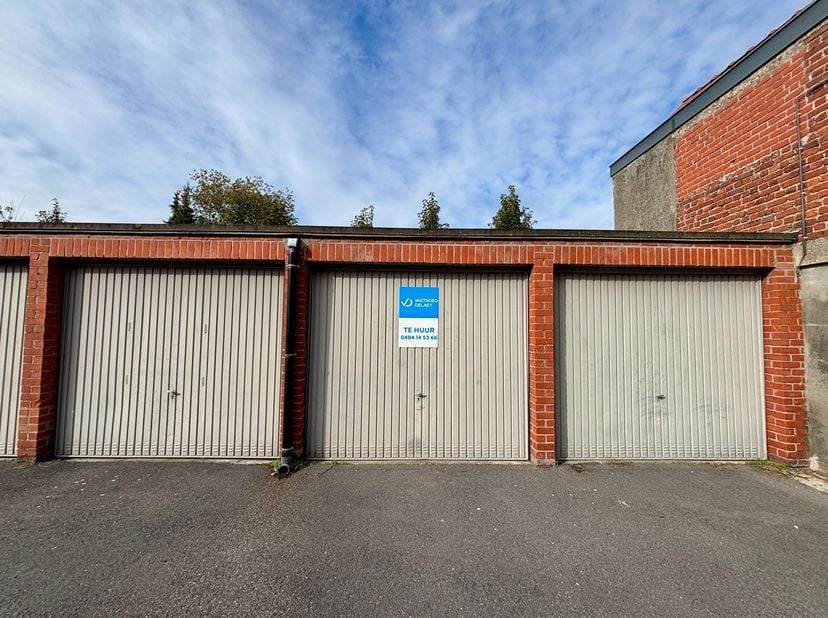 Garage te huur in Sint-Catharinastraat x,
                    8900 Ieper