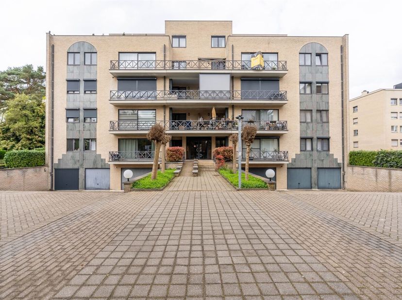 Energiezuinig appartement met 2 slaapkamers in het centrum van Maasmechelen<br />
Ligging: <br />
Dit appartement is uitstekend gelegen in het centrum