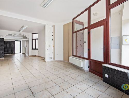                                         Handelsgelijkvloers te huur in Neder-over-Heembeek, € 1.100
