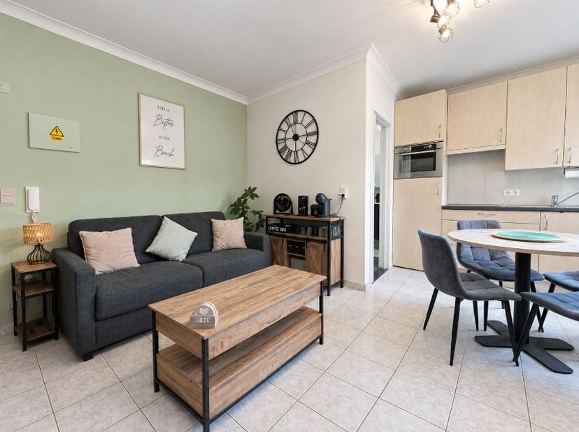 Appartement te koop in Strandlaan 385 bus 0503,
                    8670 Sint-Idesbald