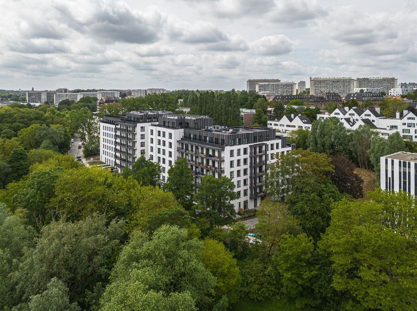 APPARTEMENT AVEC 3 CHAMBRES, 2 SALLES DE BAINS + TERRASSE DE PLUS DE 30 M²<br />
<br />
À Woluwe-Saint-Lambert, cette belle résidence est située dan