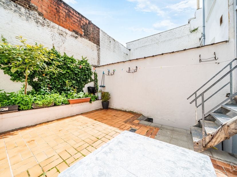 Infos et visites : 02 315 77 22 - maxime.l@weinvest.be<br />
We Invest vous présente cette spacieuse et lumineuse maison unifamiliale de 265 m² (super