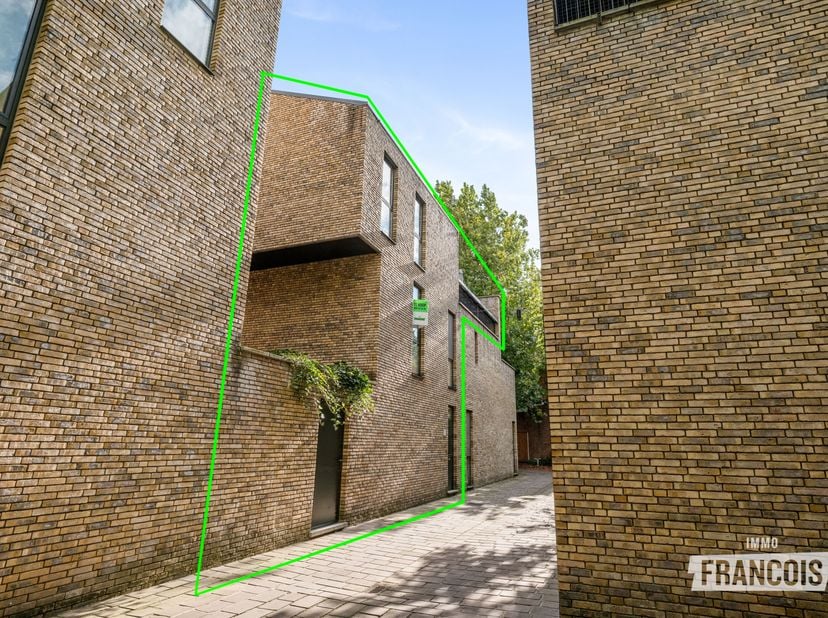 Huis te koop in Goudsmedenstraat 3,
                    8000 Brugge