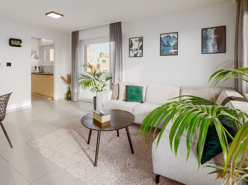 Comfortabel appartement in Koksijde, gelegen in een toeristische zone met vrij zicht en nabij openbaar vervoer. Dit appartement combineert een praktis