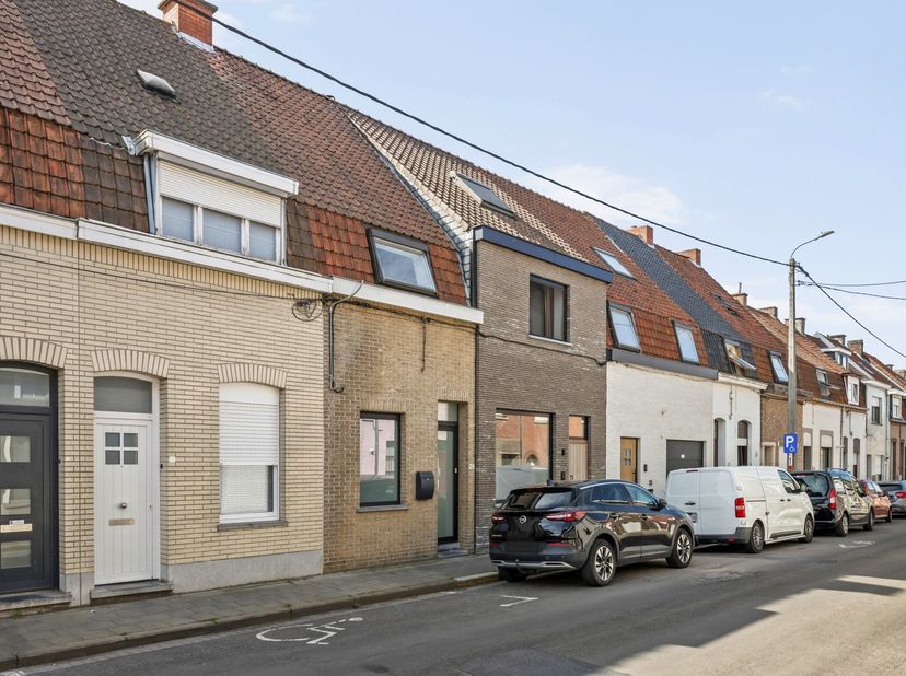Op woensdag 09/09 in de namiddag organiseer ik een kijkdag op afspraak voor deze woning met een vanaf prijs van 199.000€, een bijkomende voorwaarde vo