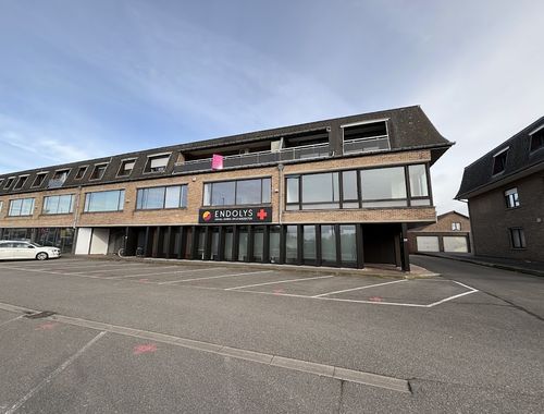                                         Bureaux à louer à Harelbeke, € 2.500
