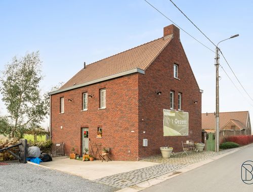                                         Gemengd gebruik te koop in Mater, € 890.000
