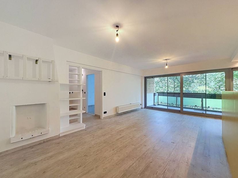 Bent u op zoek naar een comfortabel en instapklaar appartement op een toplocatie? Dit ruime 1-slaapkamerappartement aan de Nachtegaallaan 14 in Hoboke