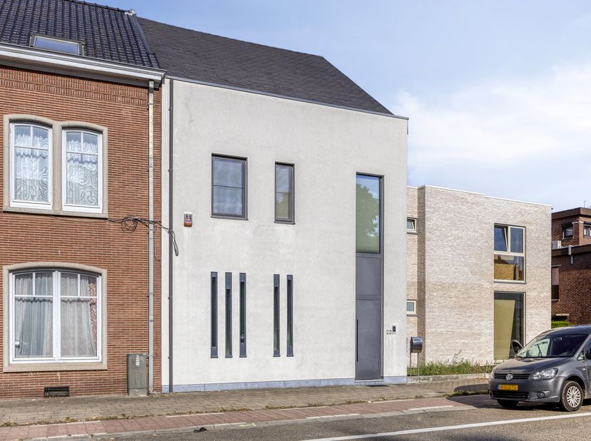 Huis te koop in Venlosesteenweg 22,
                    3680 Maaseik