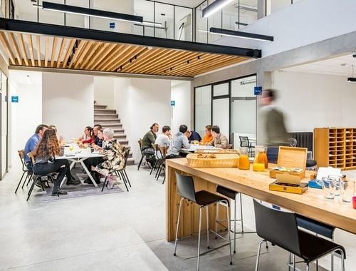                                         Bureaux à louer à Gent, € 3.200
