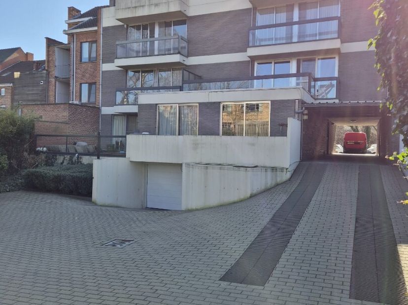 Garage à louer
                    à 3500 Hasselt