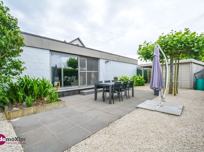 Maison avec local commercial située dans un quartier animé de Kampenhout<br />
 <br />
Derrière cette maison individuelle construite en 1963 se cach