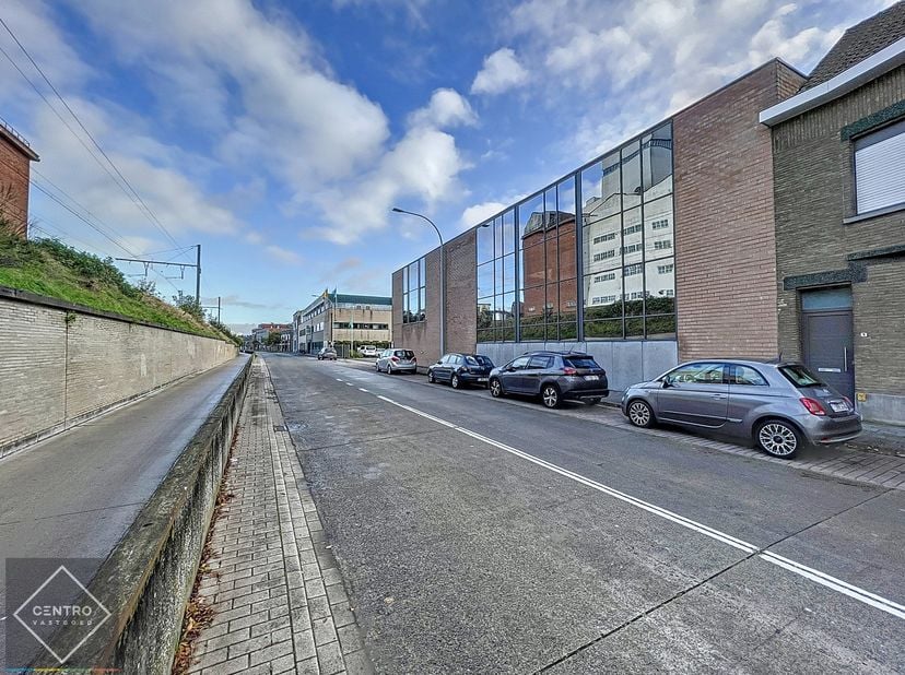 Bien professionnel à louer
                    à 8800 Roeselare