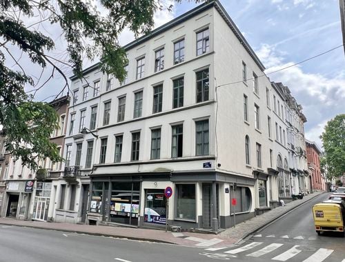                                         Handelszaak te huur in Elsene, € 1.100
