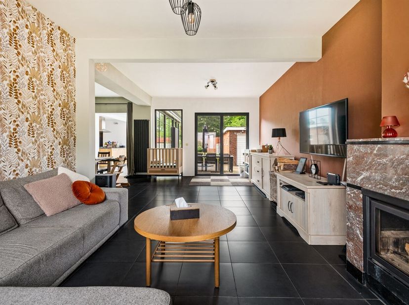 Spacieuse maison de 3 chambres à coucher, prête à être emménagée, sur 6a 30ca à Lichtaart<br />
Situation : Idéalement située à quelques minutes à pie