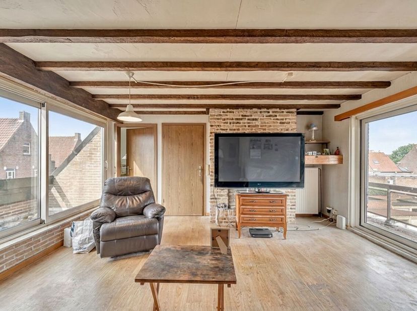 éénslaapkamer appartement in het centrum van Ieper.<br />
Centraal gelegen nabij scholen, voorzieningen en het station.<br />
Troeven:<br />
- EPC C<b