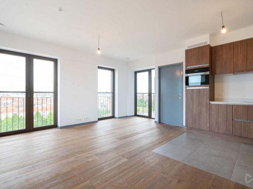 Tel.: +32 456 12 69 37 / E-mail: kilian.f@weinvest.be<br />
We Invest biedt u exclusief dit prachtige appartement aan, gelegen in het Brooklyn-gebouw,