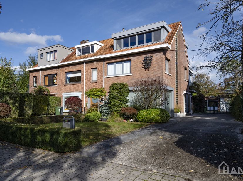 Huis te koop in Kapenbergstraat 38,
                    2640 Mortsel