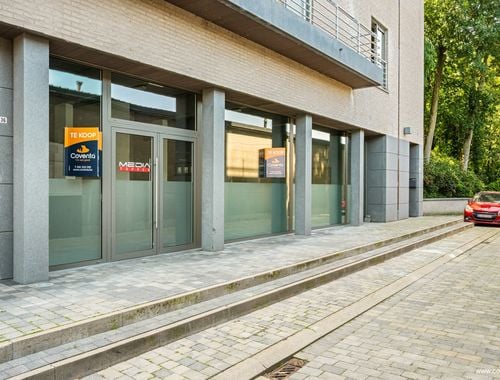                                         Kantoorruimte te koop in Ieper, € 160.000
