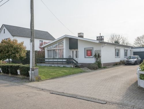                                         Bungalow à vendre à Kessenich, € 350.000
