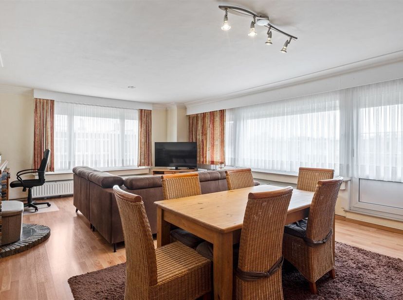 Journée portes ouvertes le samedi 14 mars de 11h à 12h<br />
Appartement d'angle clé en main avec 2 chambres et balcon<br />
Cet appartement prêt à l'