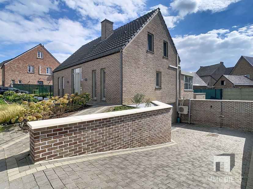 Huis te koop in MOLENBERGSTRAAT  1 A,
                    3470 Kortenaken