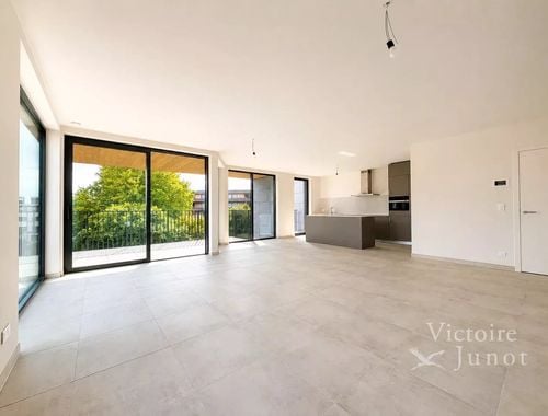                                         Appartement te huur in Sint-Pieters-Woluwe, € 3.425
