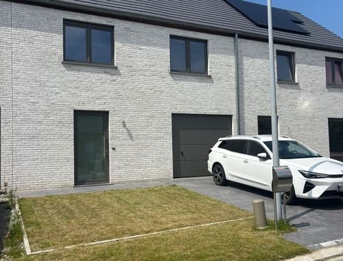                                         Maison à louer à Zonnebeke, € 895
