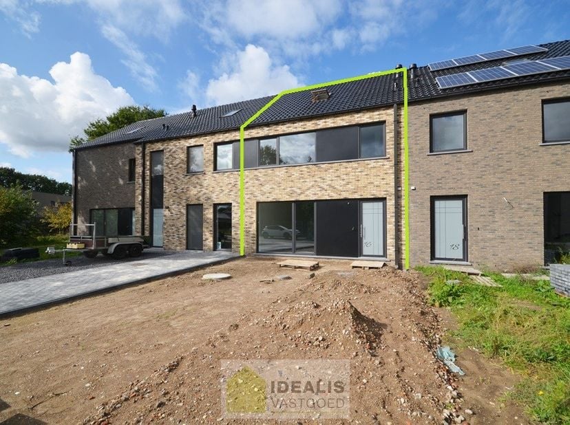 Huis te huur in Eikenbosstraat 16,
                    3990 Peer