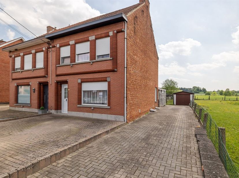 Huis te koop in Mannenberg 216,
                    3272 Messelbroek