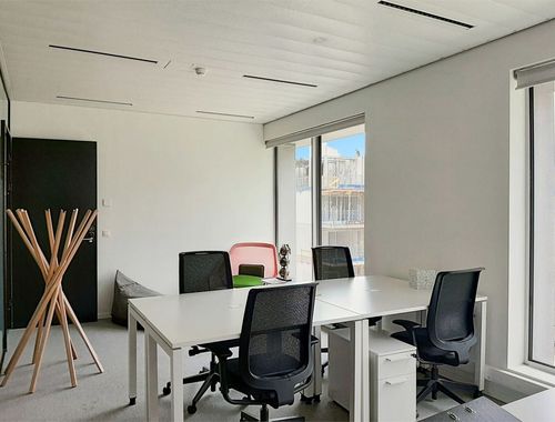                                         Immeuble de bureaux à louer à Merksem, € 1.847
