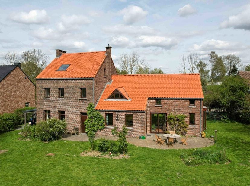 Info &amp;amp; Bezoeken, contacteer Marc: +32 476 323 779 - marc@bytheway.be<br />
Gelegen in een rustige straat in Orbais (Perwez), biedt deze ruime, vol