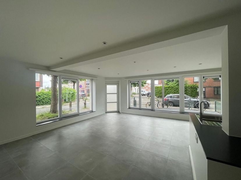 Prachtig 1-slaapkamer gelijkvloers appartement in Deurne <br />
Ligging: <br />
Het appartement is gelegen in Deurne in een woonwijk. Alle faciliteite