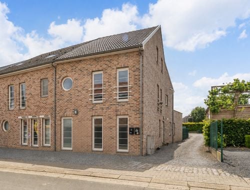                                         Appartement à louer à Heers, € 825
