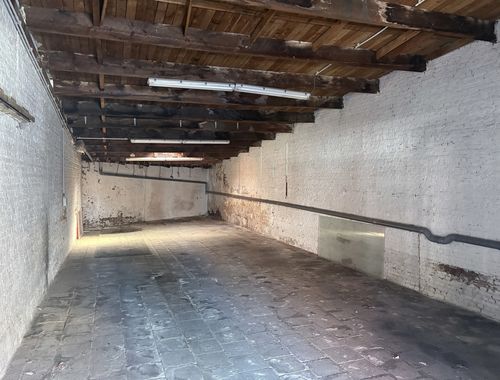                                         Entrepôt à louer à Wilrijk, € 500
