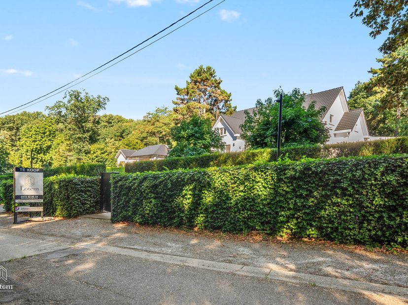 Exclusieve villa in Franse stijl met zwembad, poolhouse en professioneel kantoor op toplocatie in Aarschot<br />
Sommige woningen zijn veel meer dan e