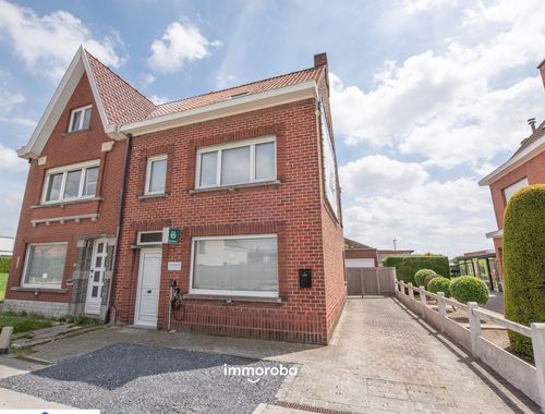                                         Woning te koop in Waregem, € 234.000
