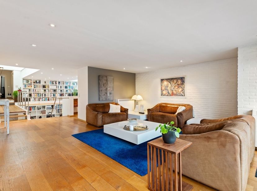 Opportuniteit kangoeroewonen, zorgwoning, handel en woonst  op topligging in het centrum van Geel.<br />
<br />
11 zonnepanelen (4.620 Wp)<br />
