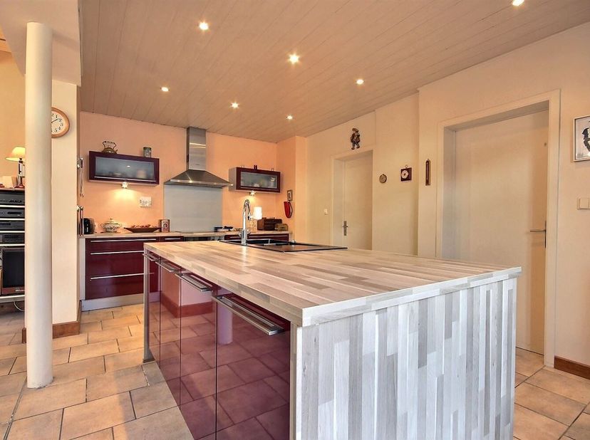 Maison à vendre à ,
                    7712 Herseaux