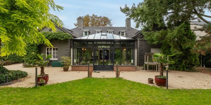 Bedrijfsvastgoed te koop in 7700 Lowingen