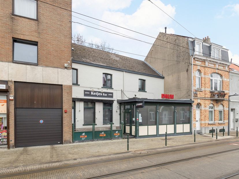 Bien professionnel à vendre
                    à 1120 Neder-over-Heembeek